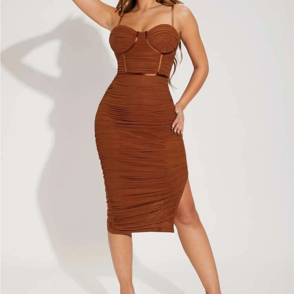 Ruched Sweetheart Neck Cami Bodycon Slit Dress in rust brown color - Picture 3 of 3